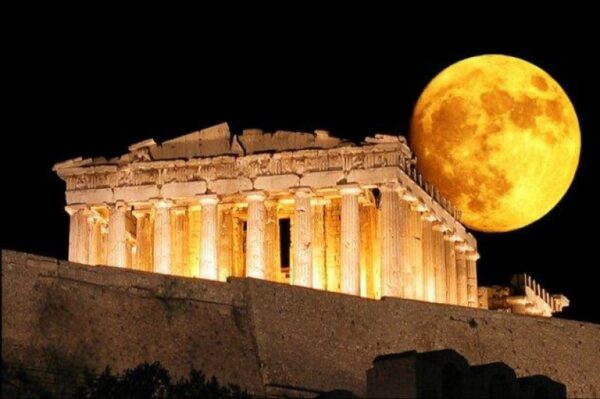 acropolis_moon